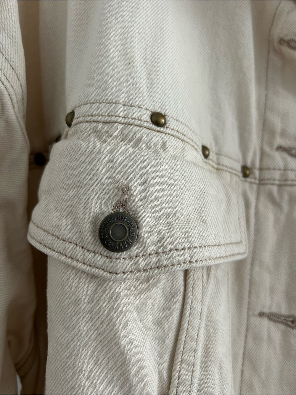 Old Navy studded jean jacket 2X - Picture 4 of 7